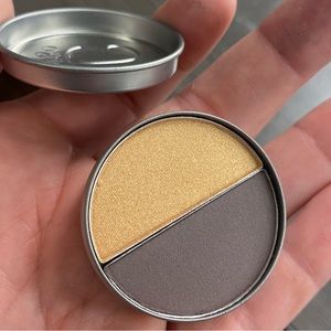 Cargo eyeshadow duo